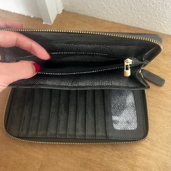 Madison West Grey faux leather woven texture wallet Large zip around some wear - Picture 9 of 11